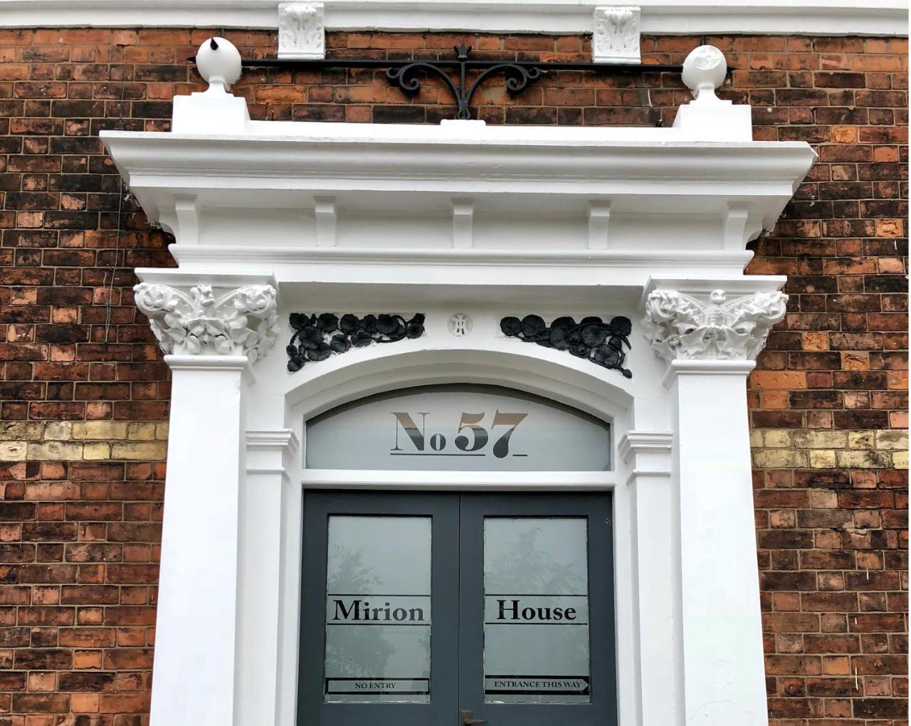 No57 Lejlighedshotel Crewe Eksteriør billede